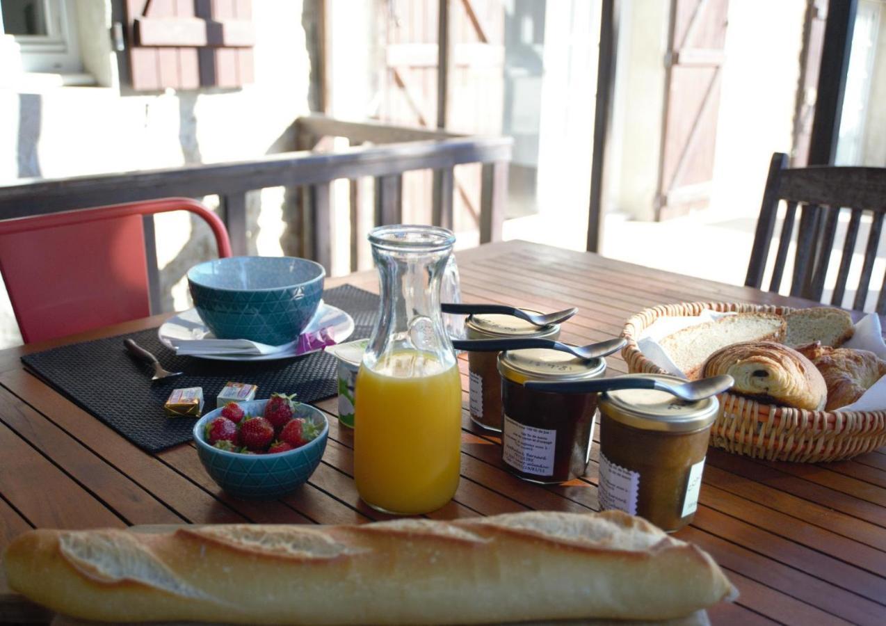 Bed and Breakfast A la clé des champs Varen Esterno foto